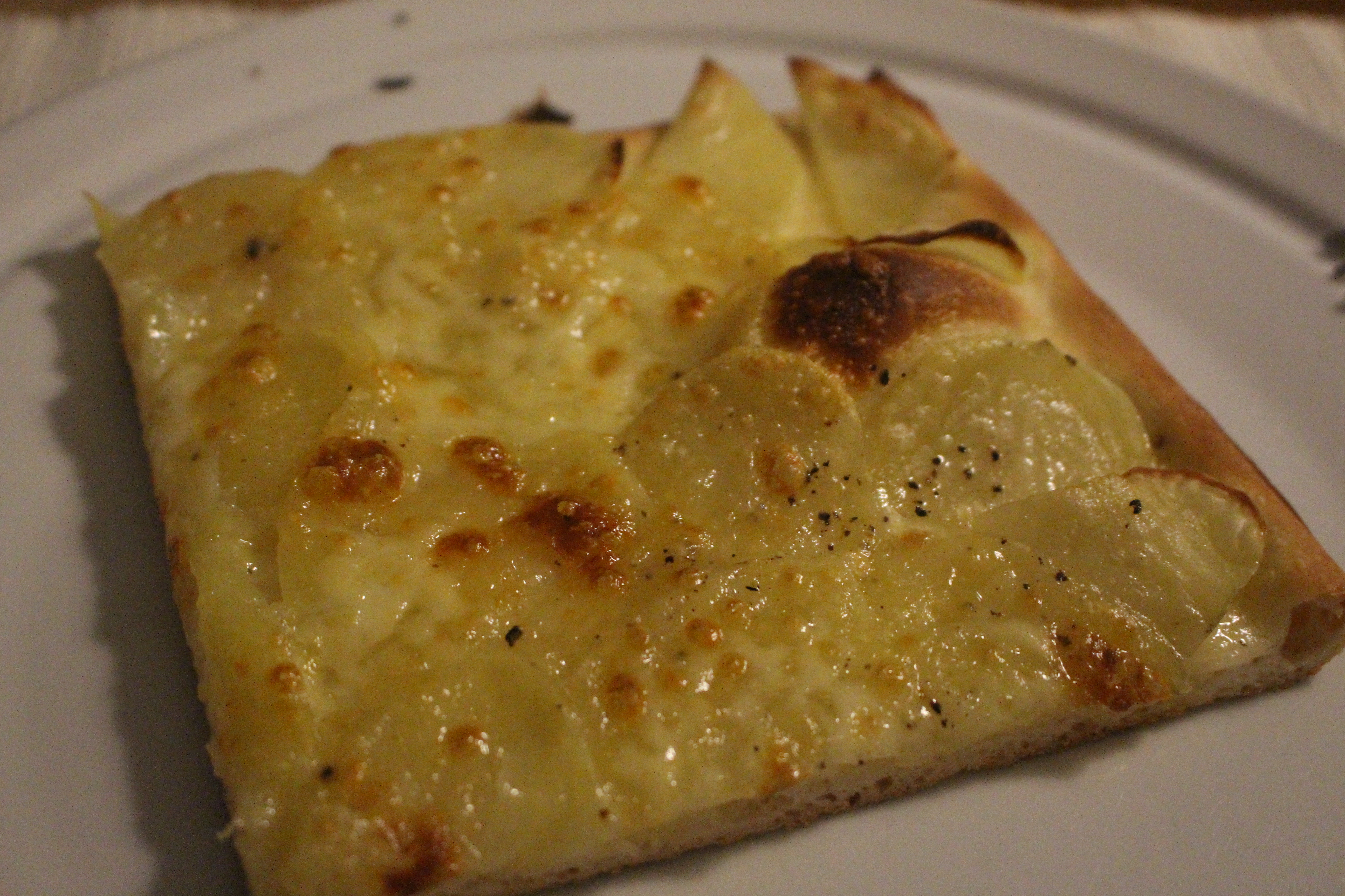 Kartoffelpizza med mozzarella | Lenes opskrifter